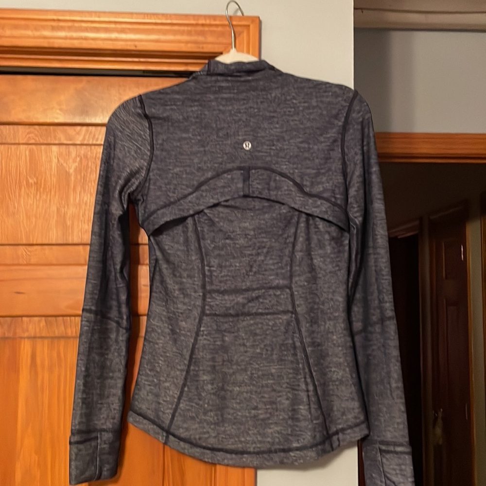 Lululemon Define jacket Navy size 6 - Picture 2 of 4